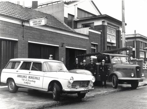 Le garage des sapeurs-pompiers attenant au Centre social - vers 1965